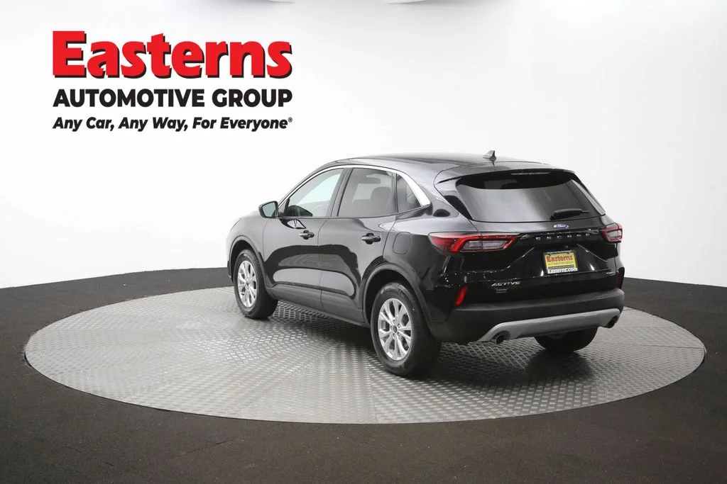 Used 2023 Black Ford Active image 64