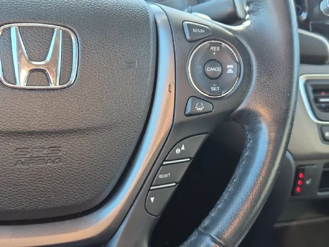 Used 2023 Red Honda RTL image 17