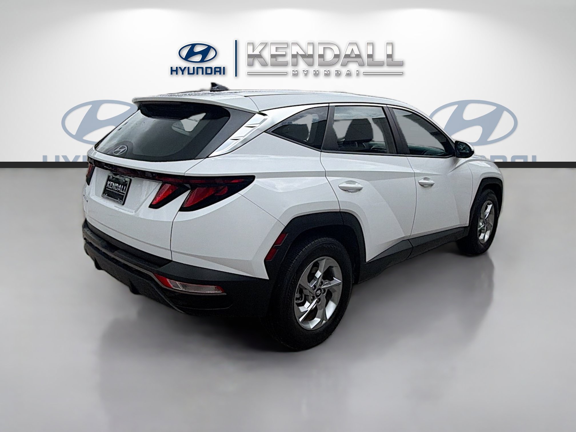 Used 2024 White Pearl Hyundai SE image 6