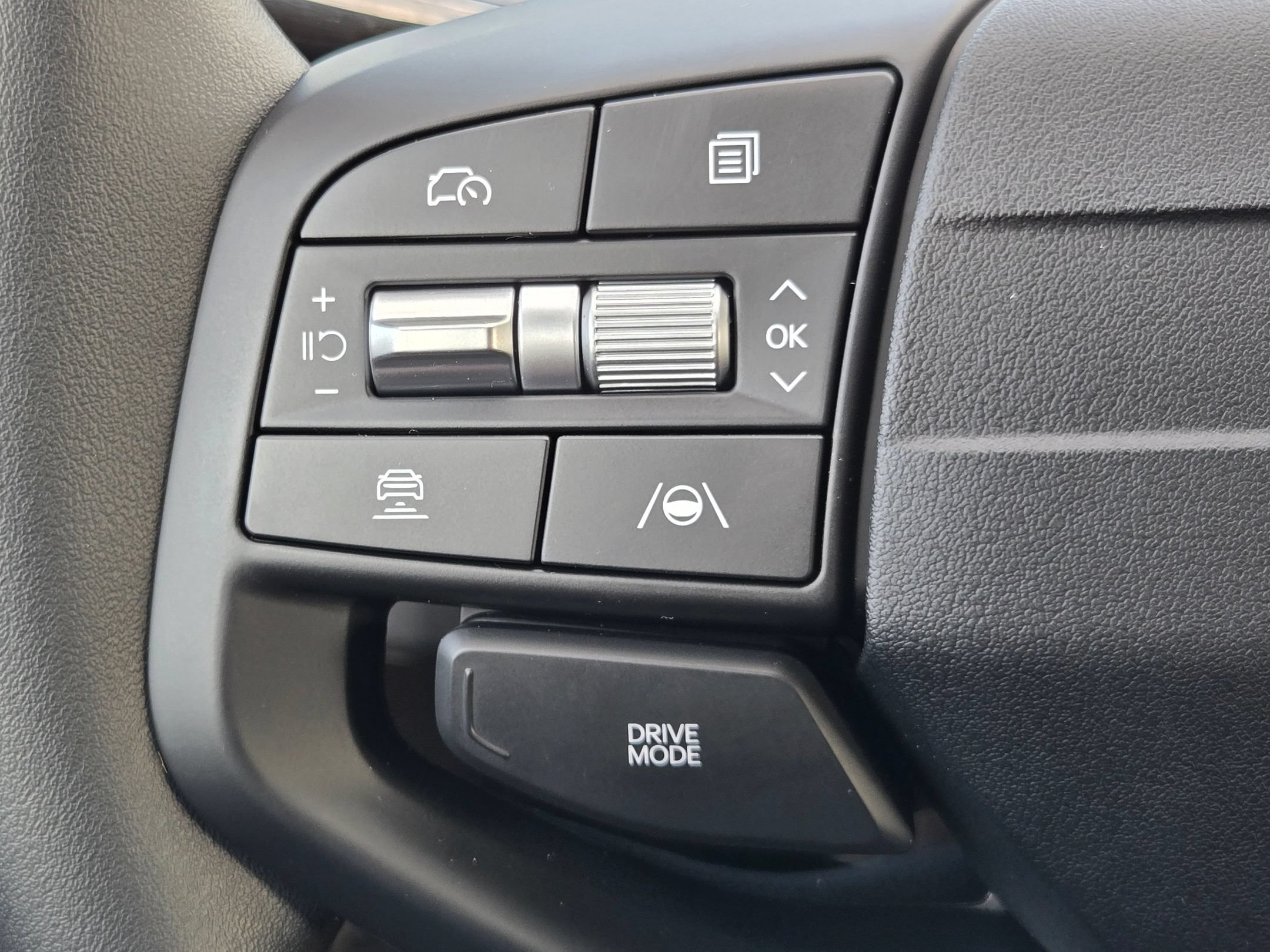 New 2026 Snow White Pearl Kia LXS image 22