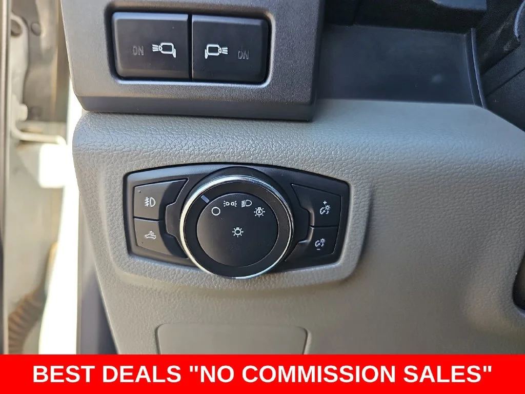 Used 2022 Oxford White Ford XLT image 24