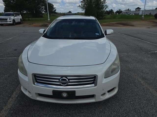 Used 2013 White Nissan 3.5 SV image 2
