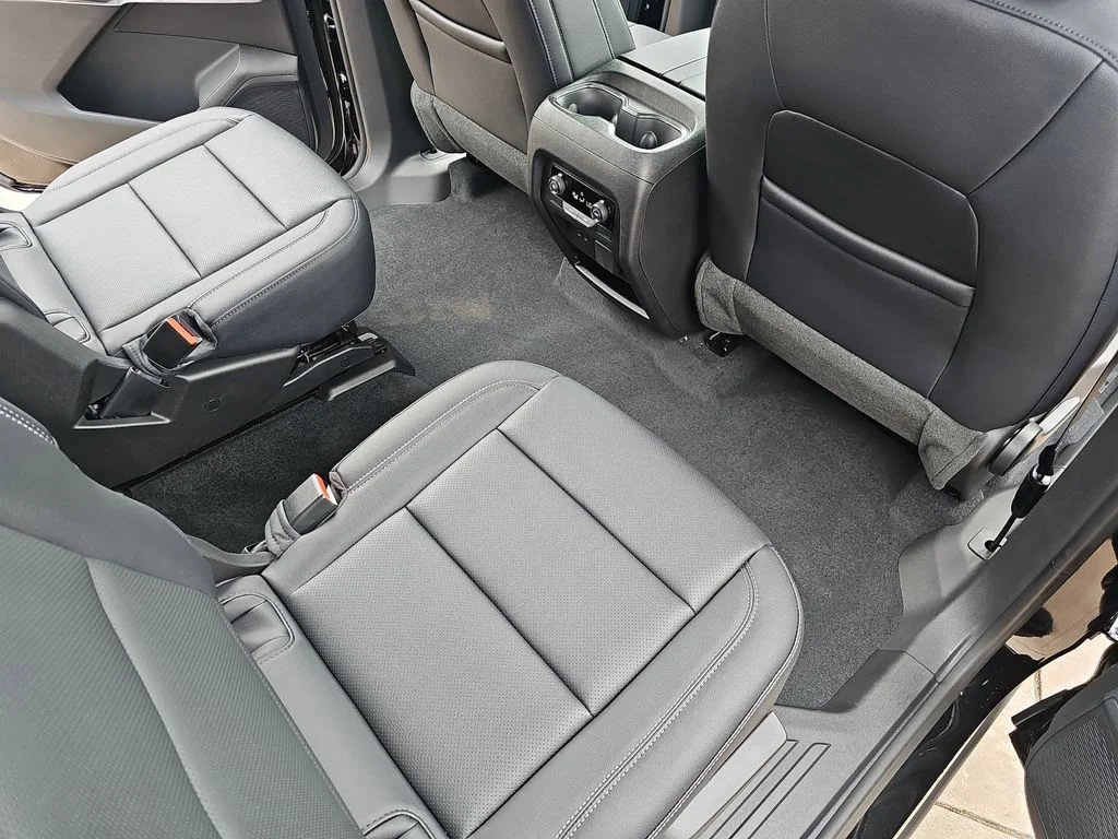2026 Chevrolet Traverse LT - Photo 11