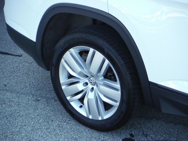 Used 2019 White Volkswagen 3.6L V6 SE image 5
