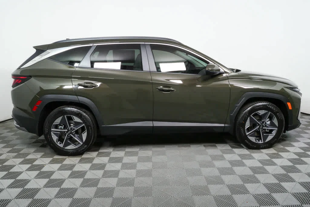 New 2026 Rockwood Green Hyundai SEL FWD image 2