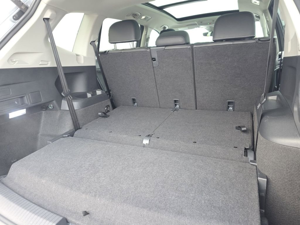 Used 2024 Gray Volkswagen 2.0T SE image 32