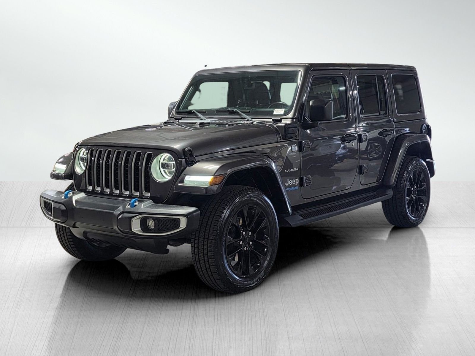 Used 2022 Granite Crystal Metallic Clearcoat Jeep Unlimited Sahara 4xe image 3