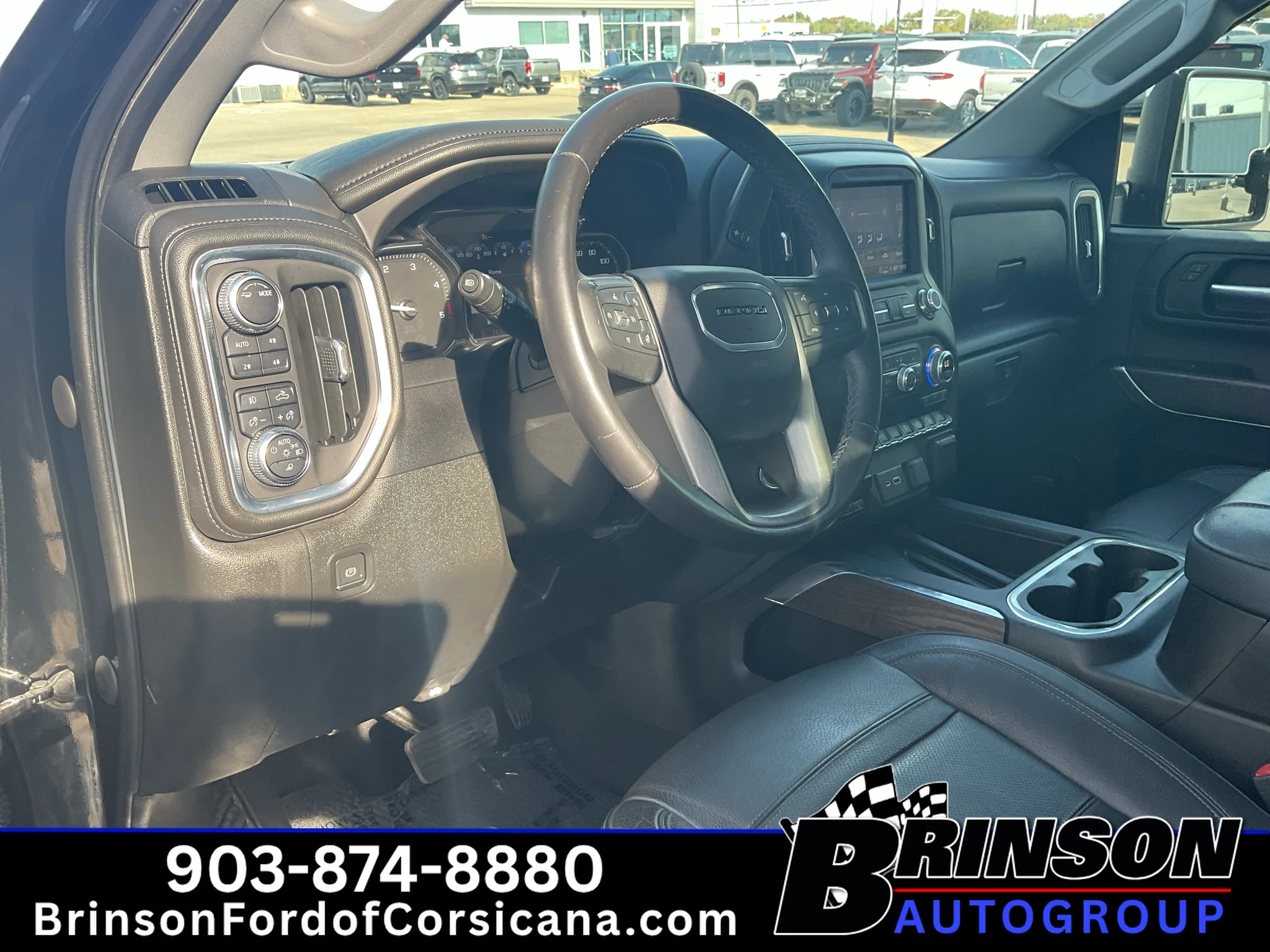 Used 2022 Onyx Black GMC Denali image 27