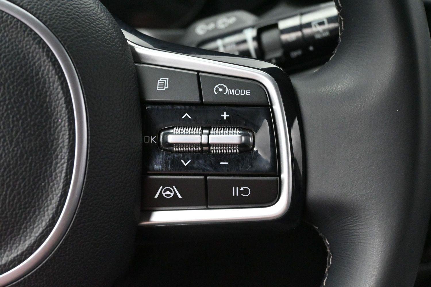 Used 2022 Glacial White Pearl Kia S image 18