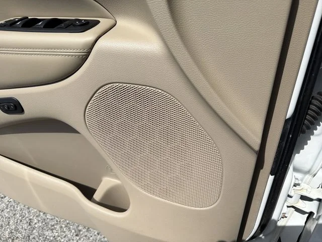 Used 2021 White Jeep Limited image 21