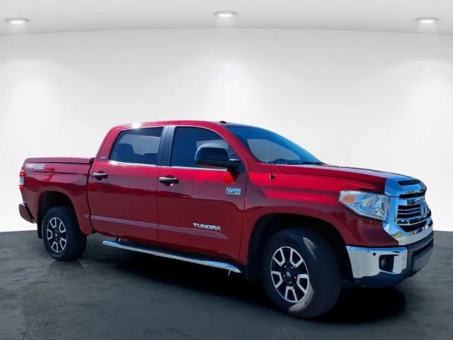 Used 2016 Red Toyota SR5 image 4