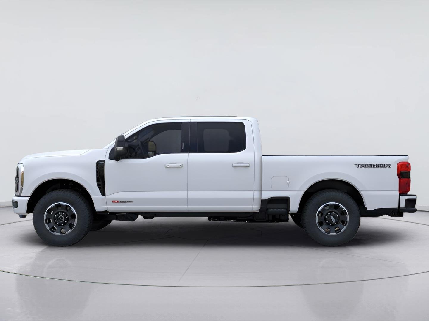 New 2026 Star White Metallic Tri-Coat Ford F-250® Lariat® image 3