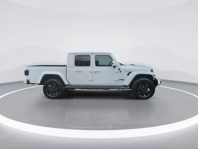 Used 2021 White Jeep Overland image 9