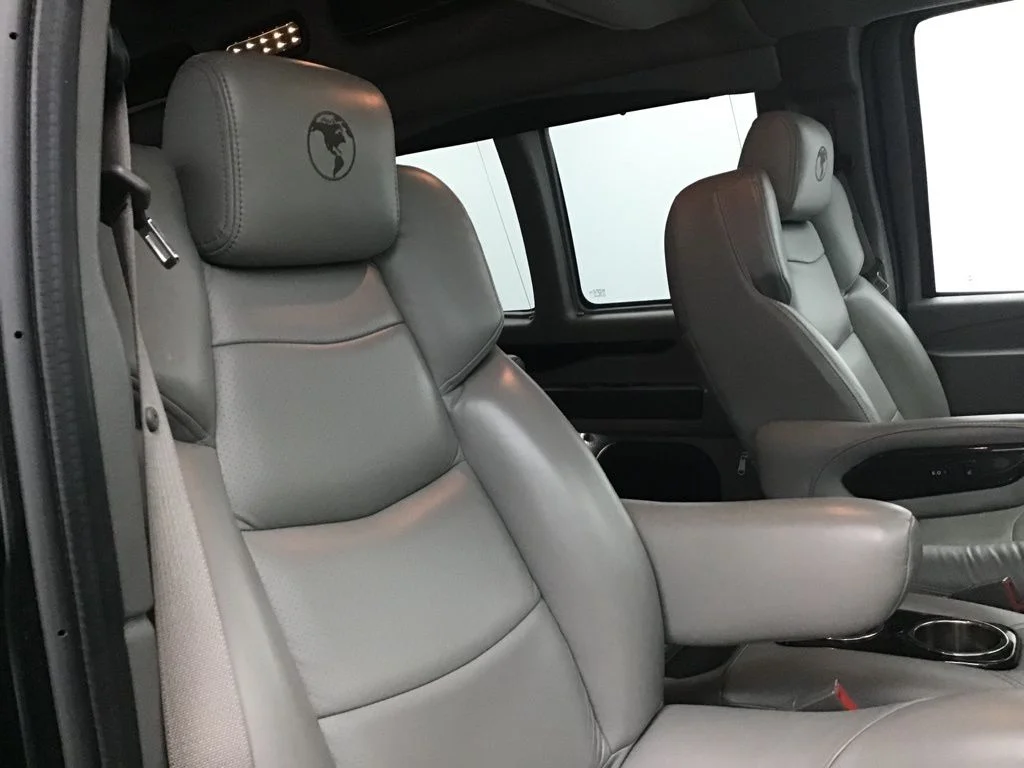 Used 2020 Black Chevrolet Explorer Limited SE image 41