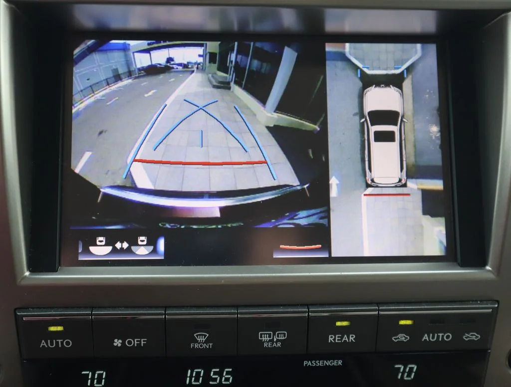 Used 2021  Lexus 460 Luxury image 38
