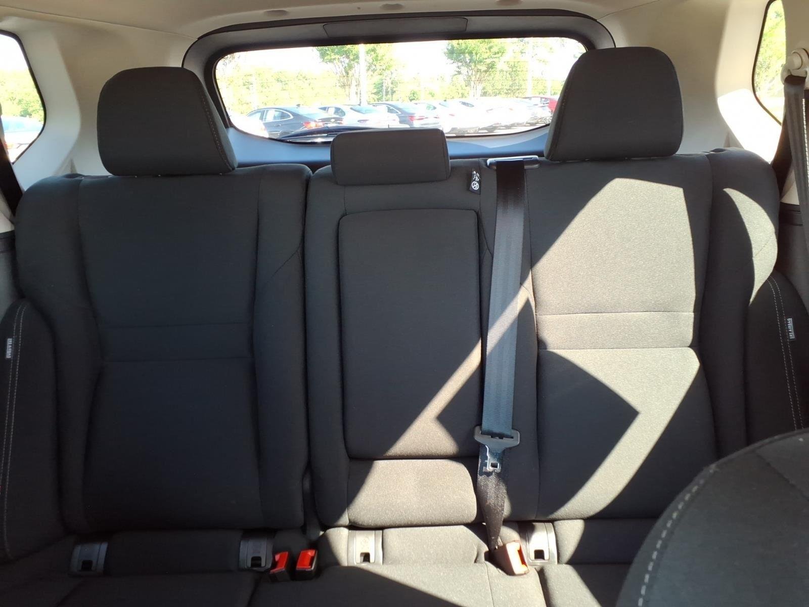 Used 2025 Glacier White Nissan S image 18