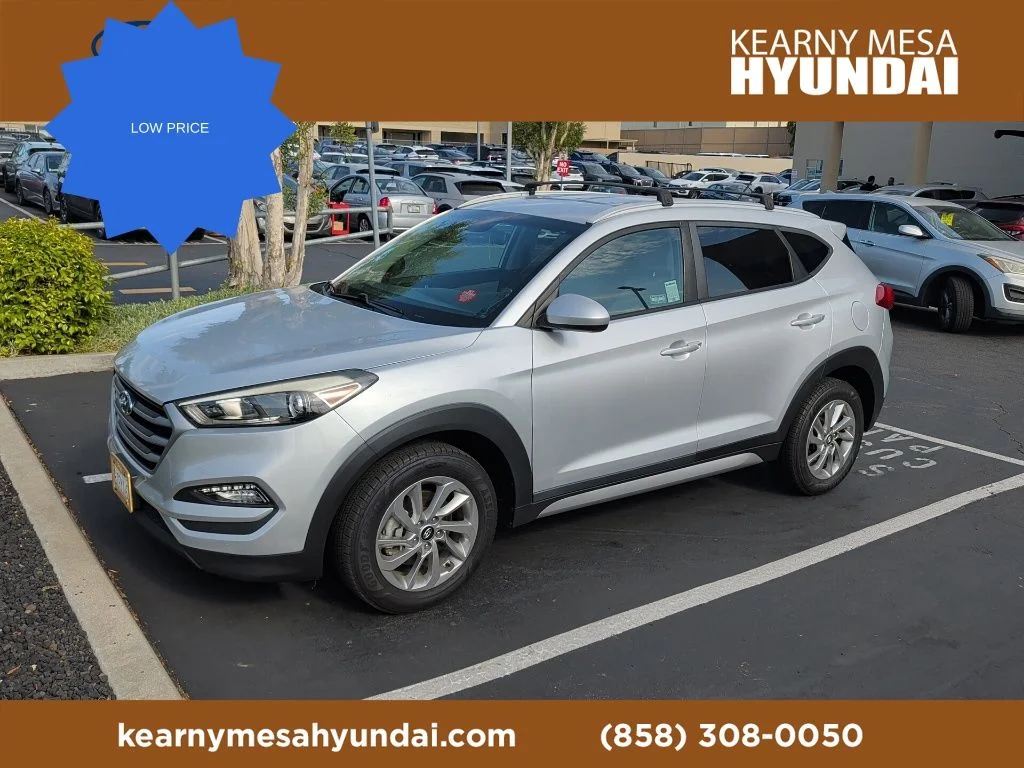 Used 2017 Silver Hyundai SE image 1