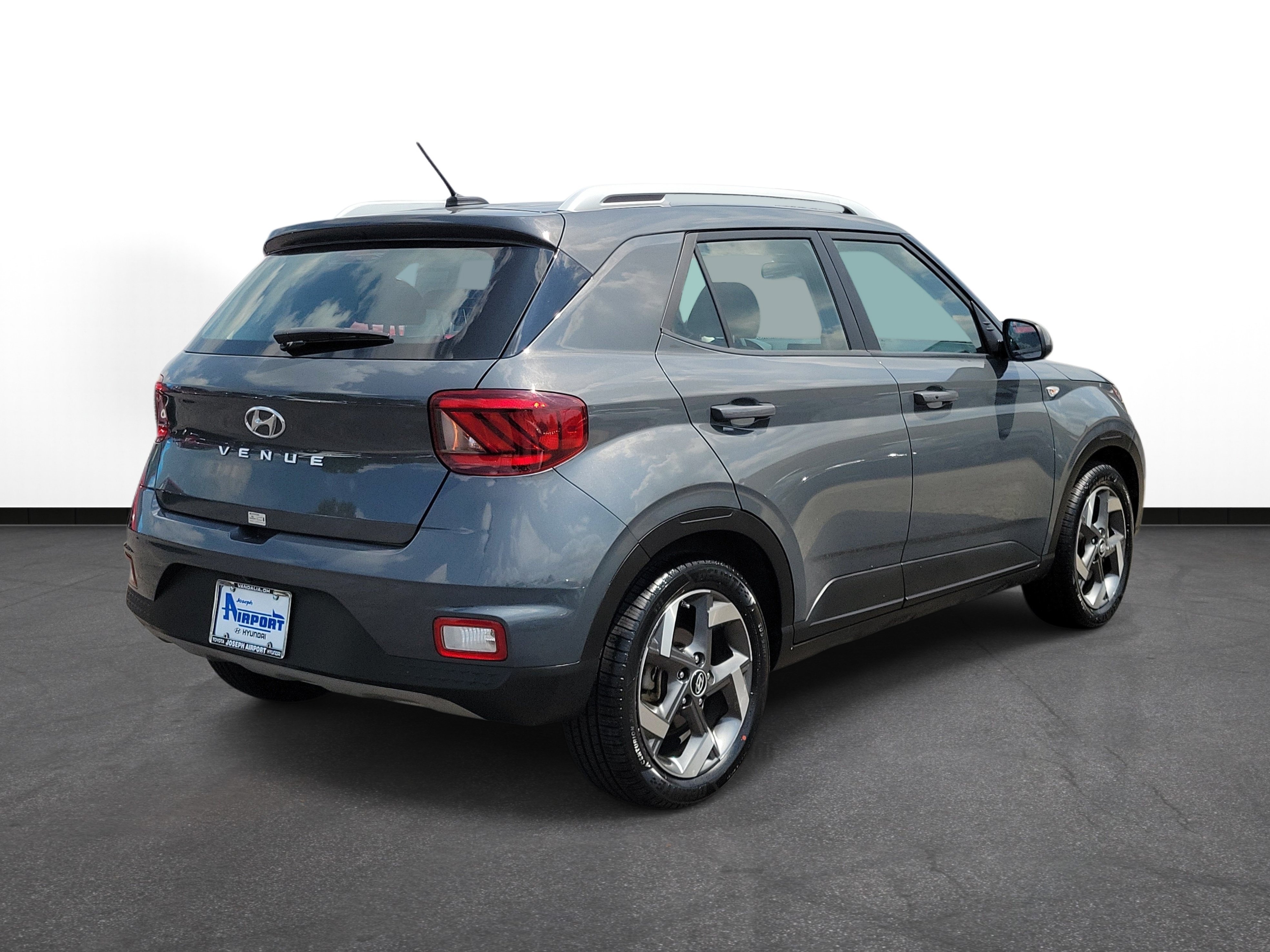 Certified Used 2025 Ecotronic Gray Hyundai SEL image 4