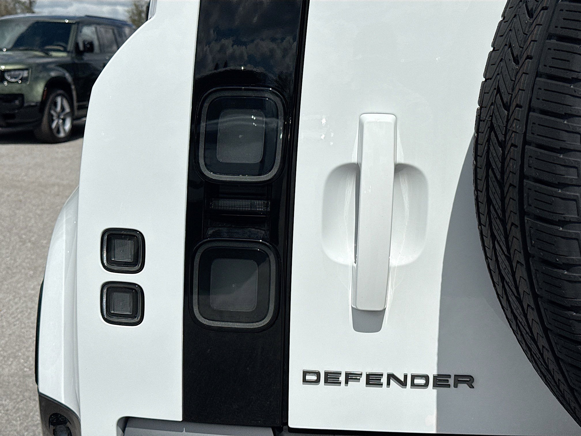 New 2026 Fuji White Land Rover V8 image 10