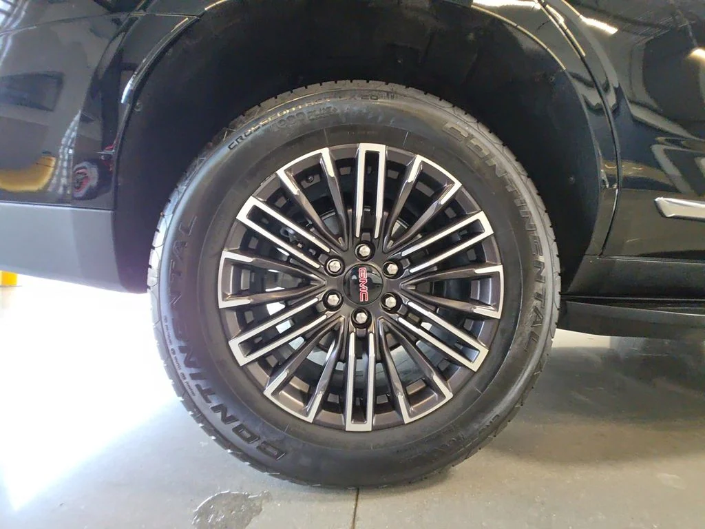 Used 2025 Black GMC Elevation image 29