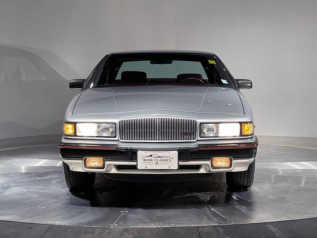 Used 1991  Buick Custom image 26