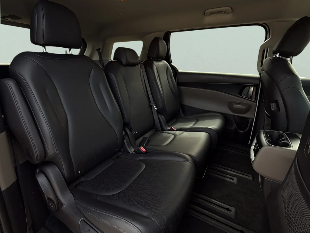 Certified Used 2026 Snow White Pearl Kia LXS image 22