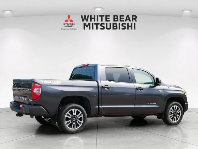 Used 2018 Magnetic Gray Metallic Toyota SR5 image 5