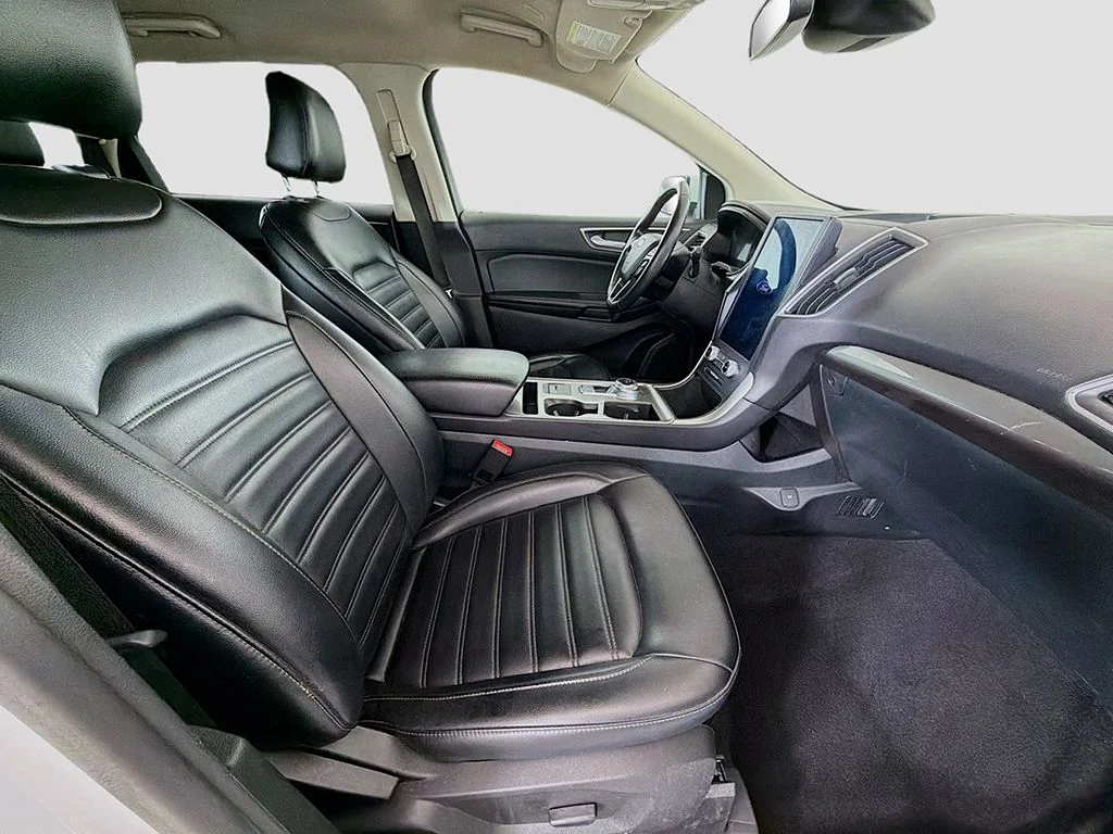 Used 2023 Oxford White Ford SEL image 22