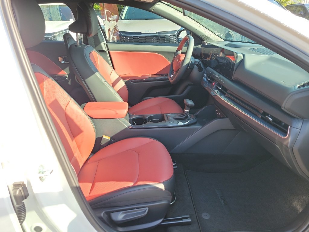 New 2026 Snow White Pearl Kia GT-Line image 7