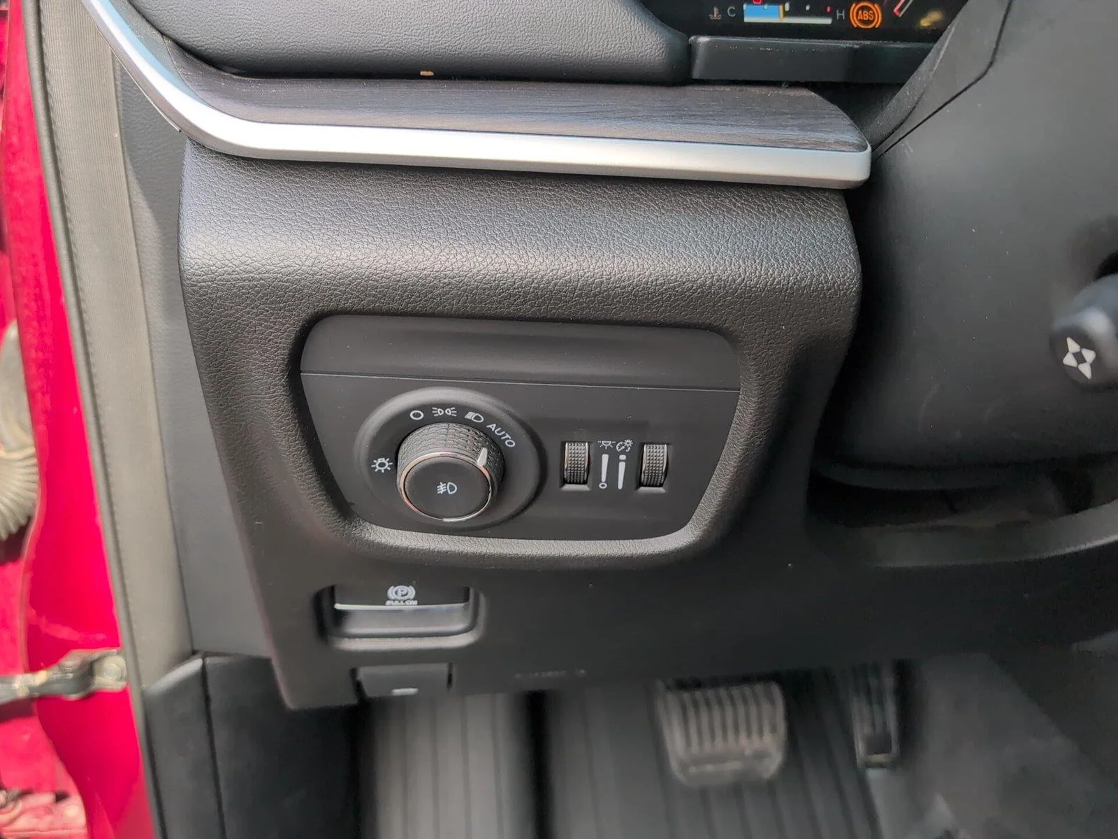 Used 2021 Velvet Red Pearlcoat Jeep Limited image 29