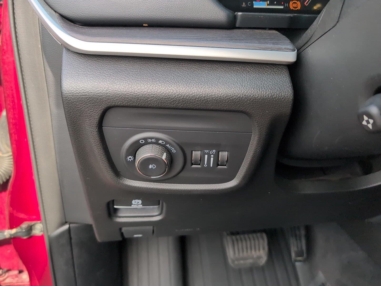 Used 2021 Velvet Red Pearlcoat Jeep Limited image 29