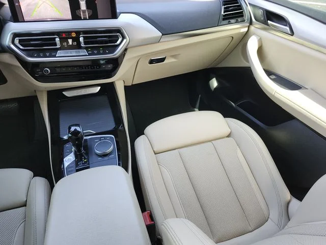 Used 2022 Black BMW xDrive30i image 22