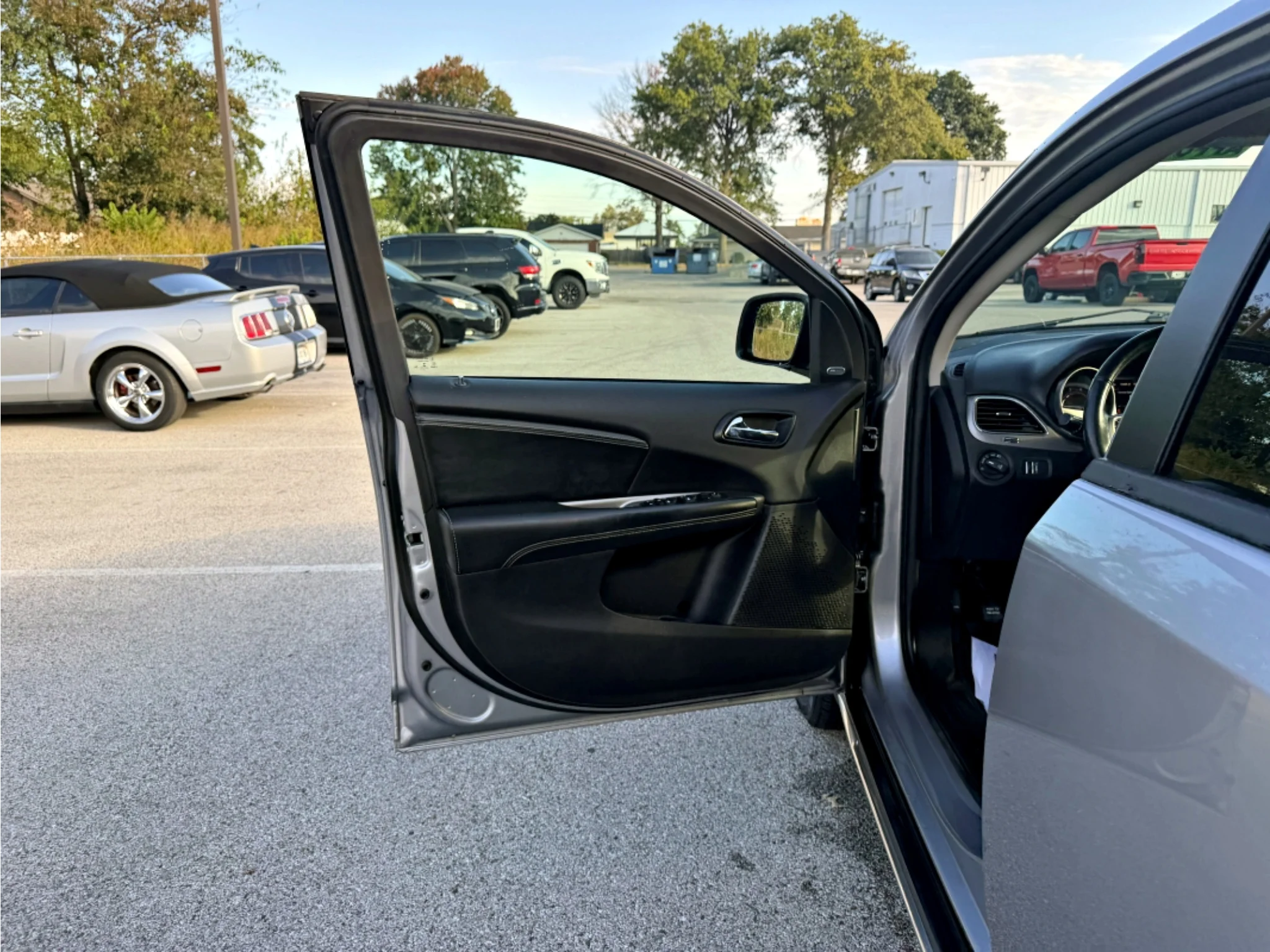 Used 2018 Billet Clearcoat Dodge Crossroad image 18