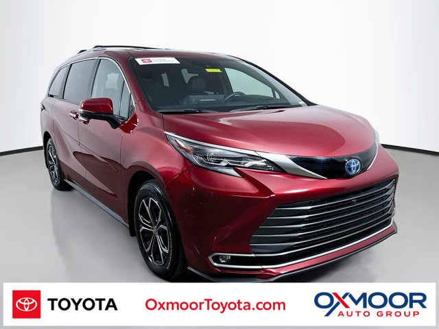 2025 Toyota Sienna Platinum