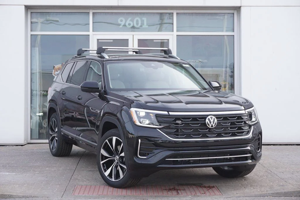 New 2026 Deep Black Volkswagen 2.0T SEL Premium R-Line image 2