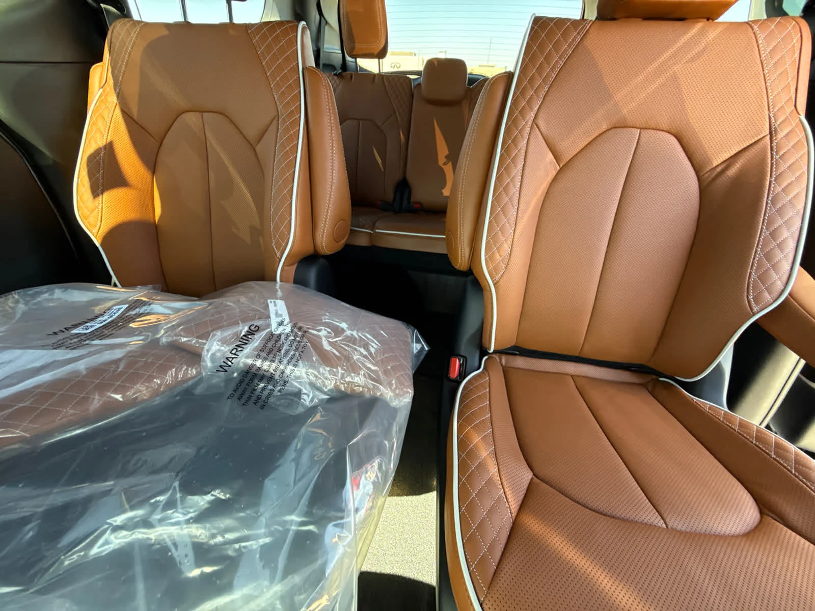 New 2026 Bright White Clear-Coat Exterior Paint Chrysler Pinnacle image 15