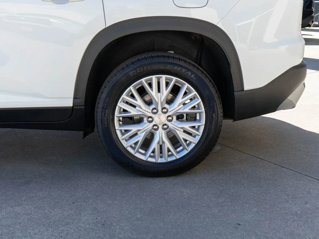 New 2026 Summit White GMC Elevation image 32