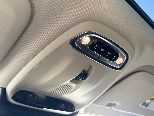Used 2021  Volvo T5 Momentum image 22