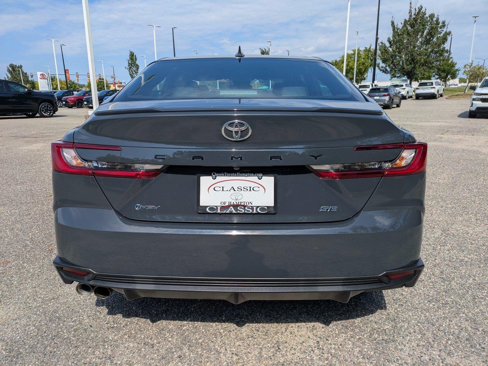 Used 2025  Toyota SE image 5