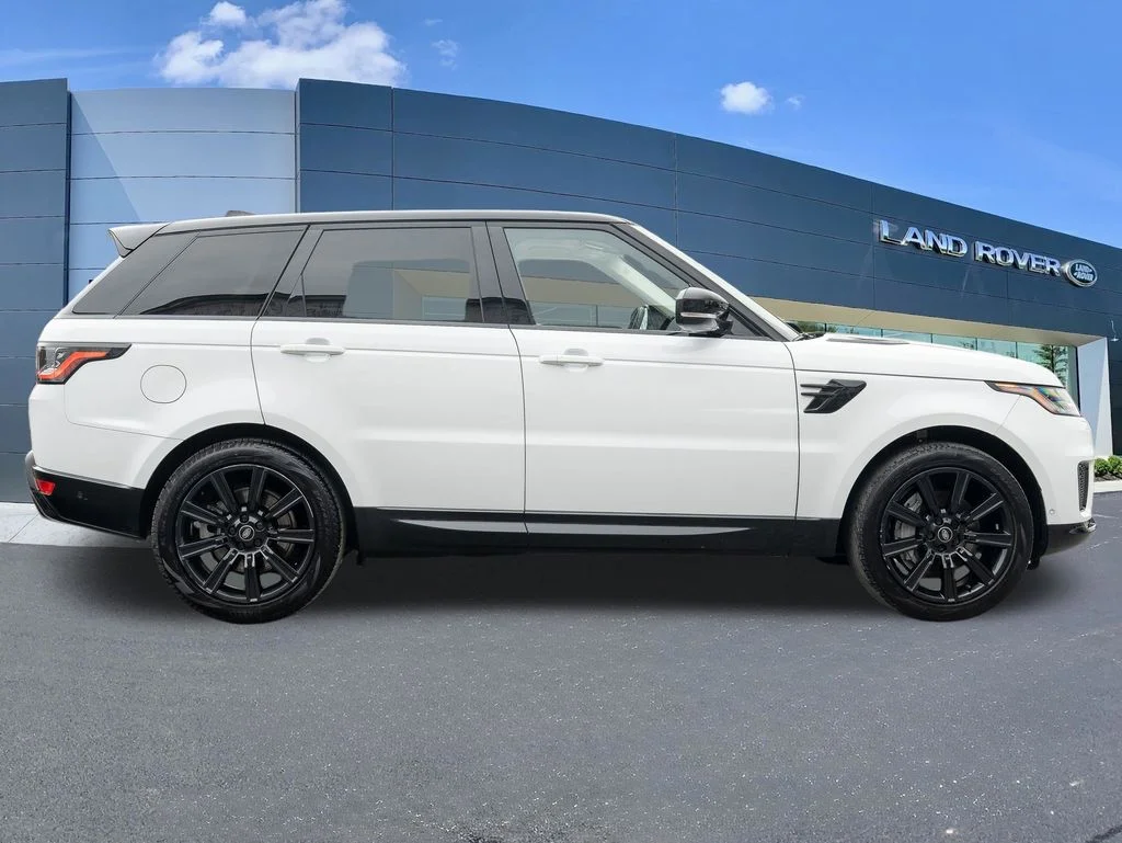 Used 2022 White Land Rover HSE Silver Edition image 8