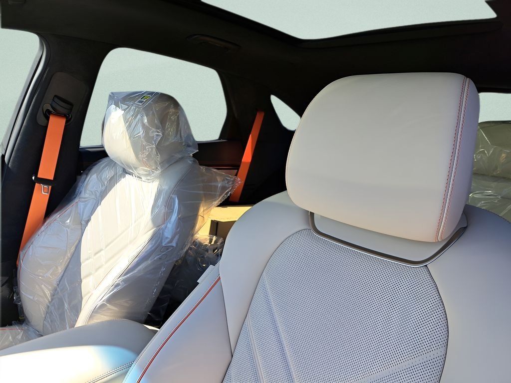 2026 GENESIS GV70 Sport Prestige - Photo 17