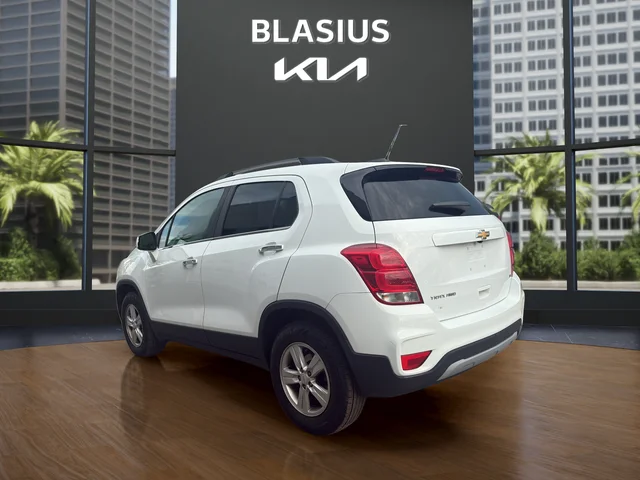 Used 2019 White Chevrolet LT image 3