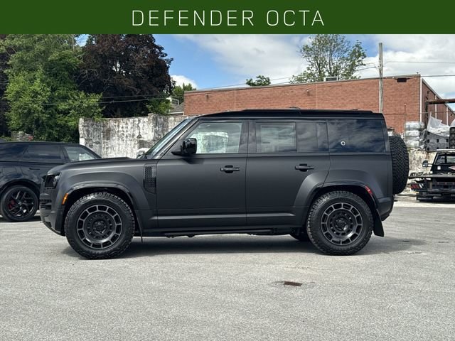 New 2026 Narvik Black Land Rover OCTA image 2