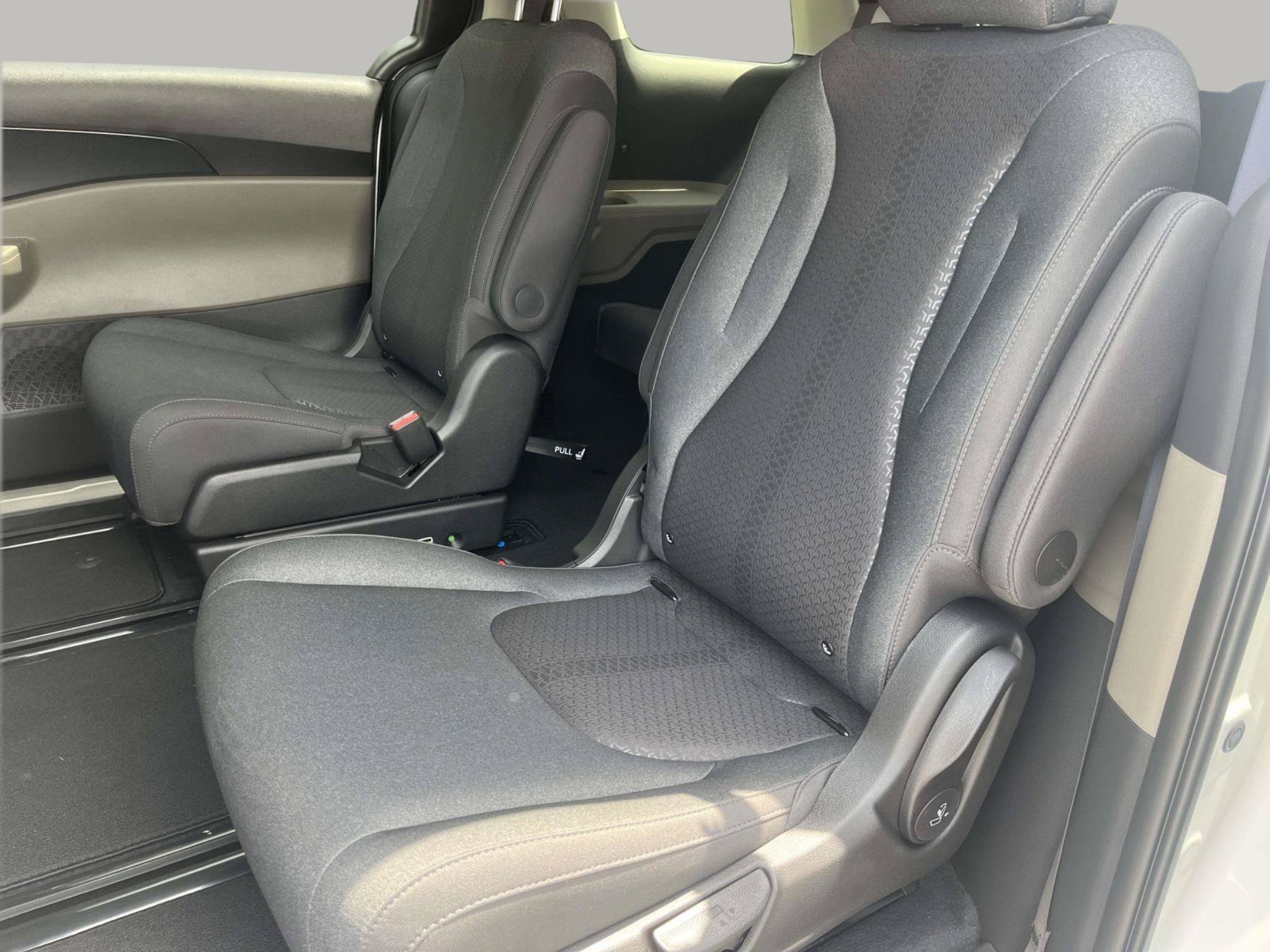 New 2026 Snow White Pearl Kia LXS image 19
