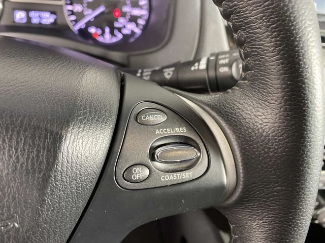 Used 2014 Gray Nissan SV image 17