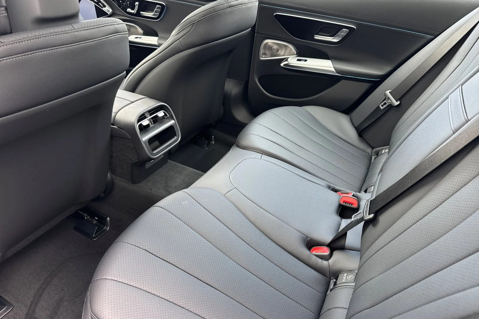 New 2027 Cirrus Silver Metallic Mercedes-Benz E 350 image 9