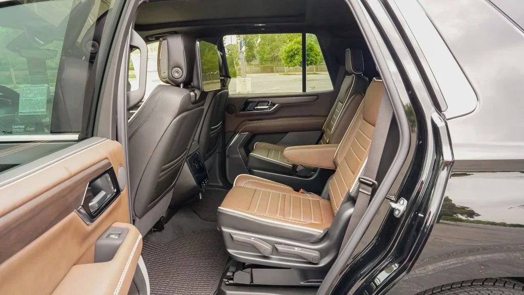 2026 GMC Yukon Denali Ultimate - Photo 11