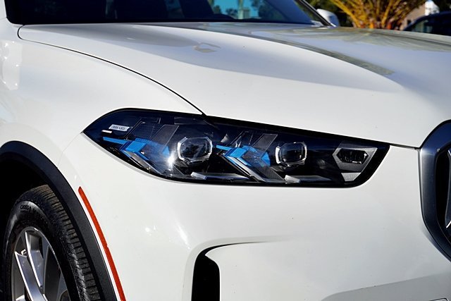Used 2025 White BMW xDrive50e image 11