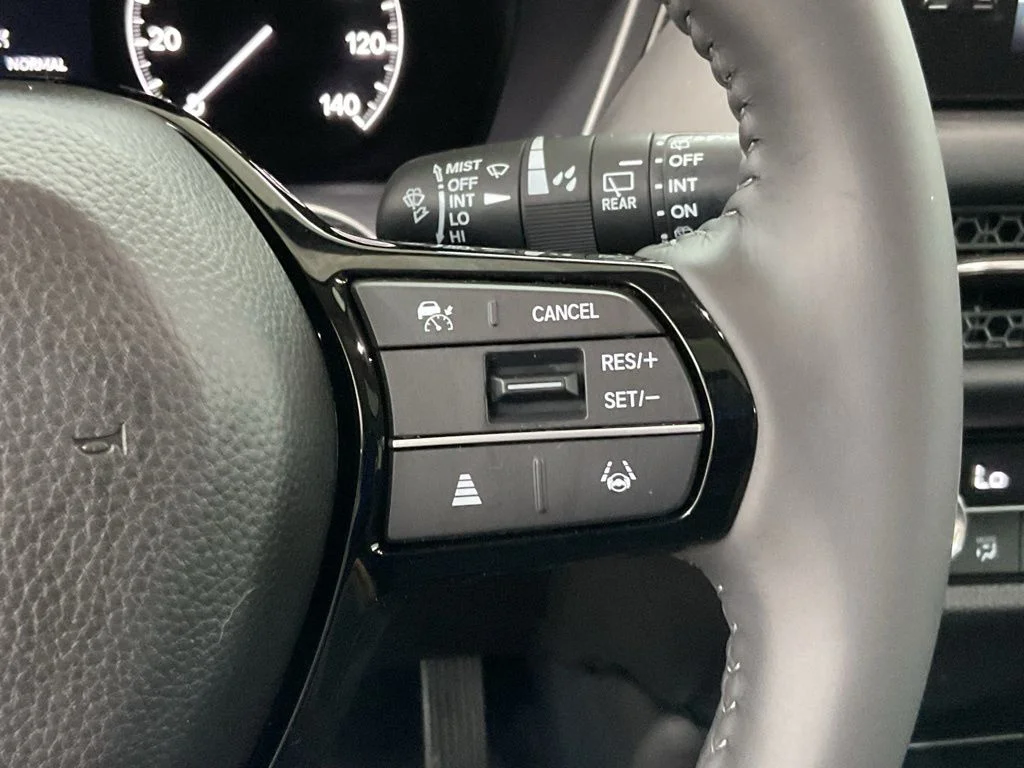 Used 2024 Platinum White Pearl Honda EX-L image 10