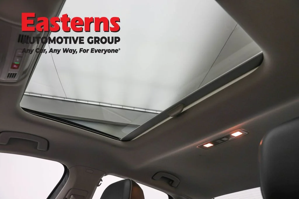 Used 2025 Gray Volkswagen 1.5T SE image 33